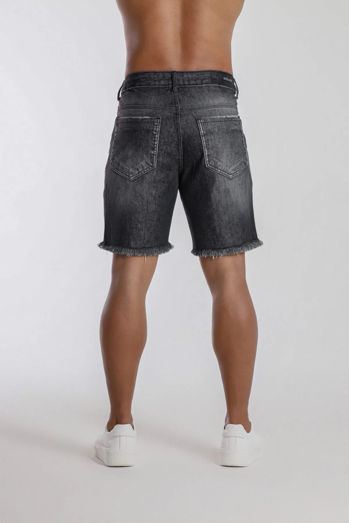 Bermuda Jeans Preta Estonada Com Silk Codi. - Imagem 5