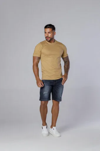 Bermuda Jeans Com Devorê, Bigode No Laser, Used E Acessórios Ouro velho.