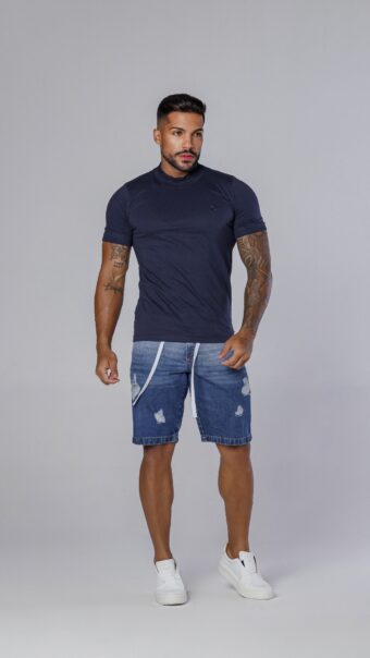 Bermuda Jeans Degrade Com Devorê, Bigode No Laser E Acessórios Brancos.