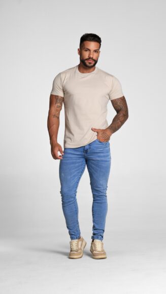 Calça Jeans SLIM, Bigode No Laser, Puídos E Acessórios Brancos.