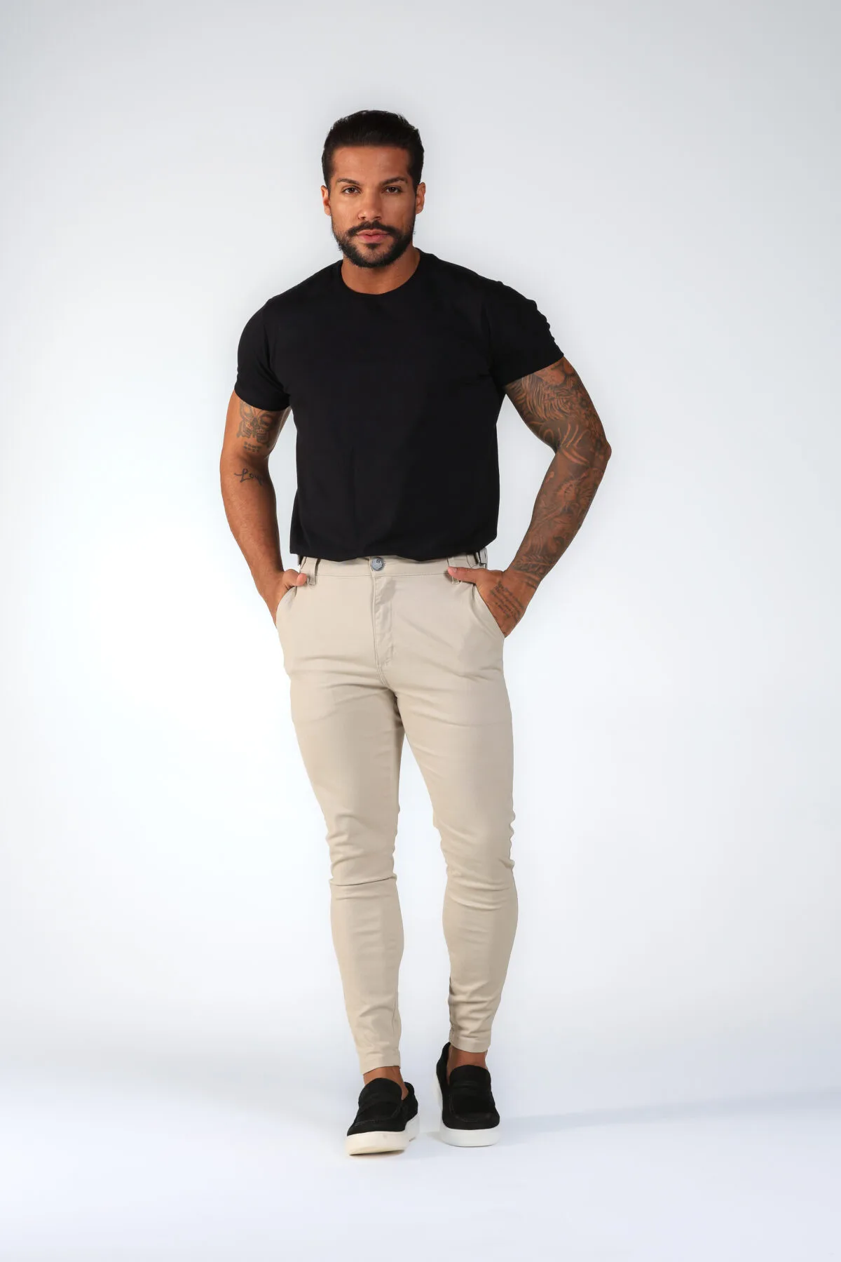 Calça Alfaiataria com Ajuste Lateral.