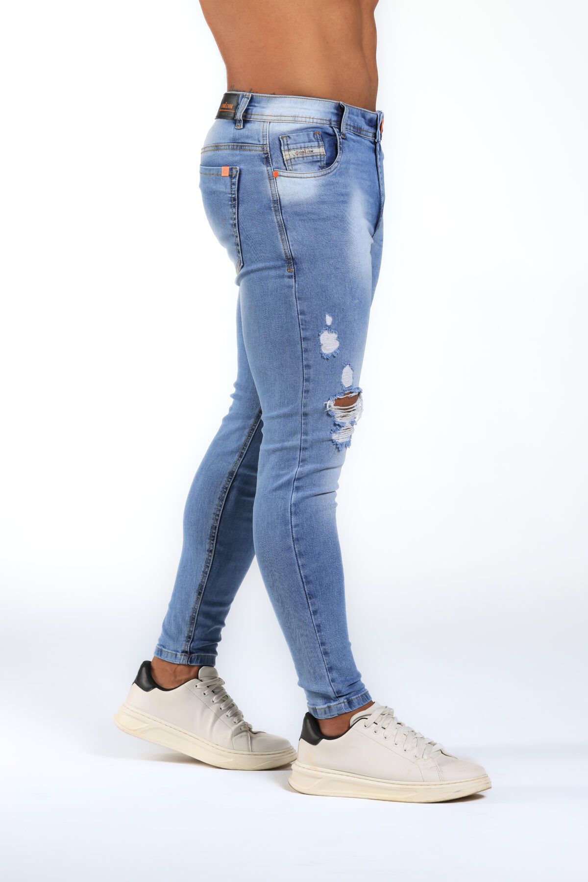 Calça Jeans Sky Clean Com Destroyed. - Imagem 3