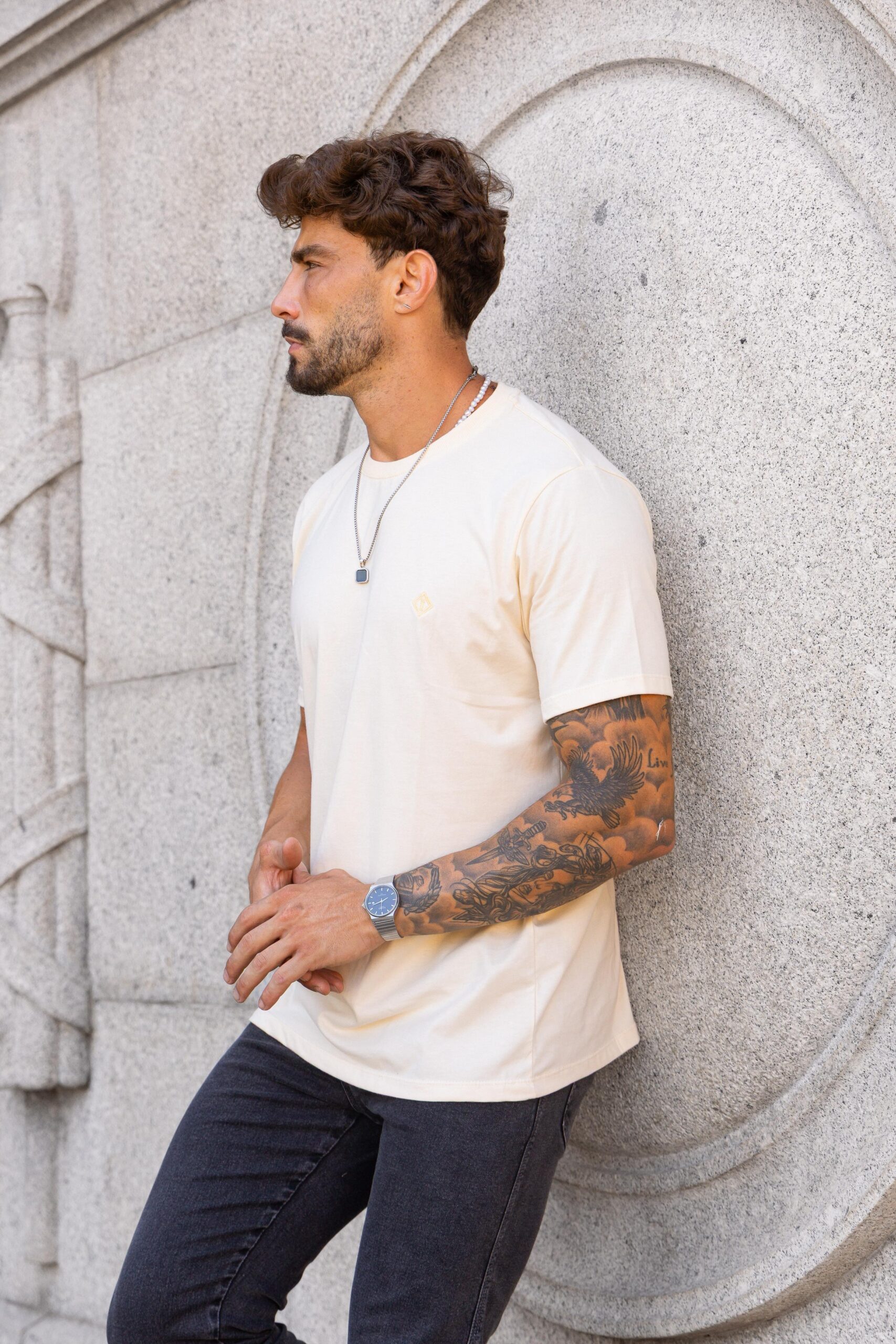 CAMISETA BÁSICA OFF WHITE - Imagem 3