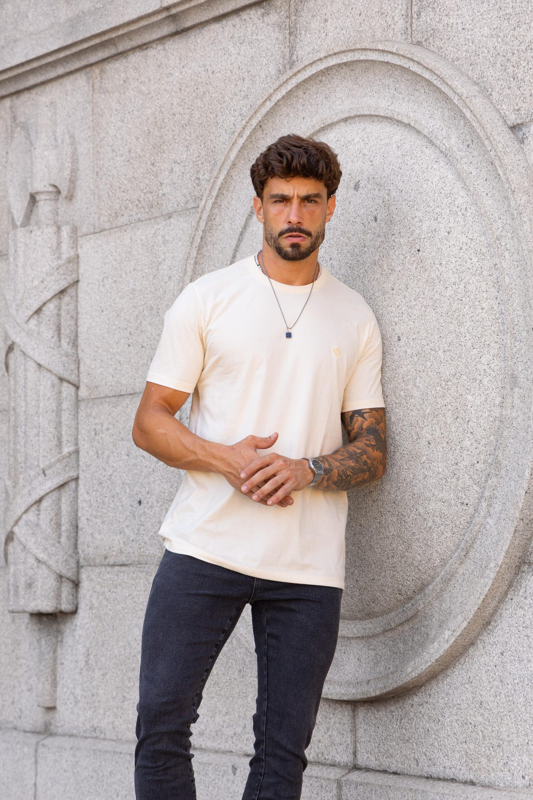 CAMISETA BÁSICA OFF WHITE