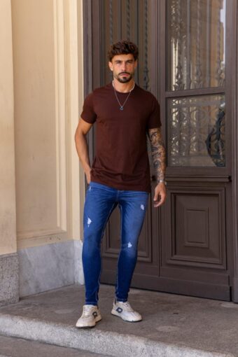 CAMISETA BÁSICA MARROM