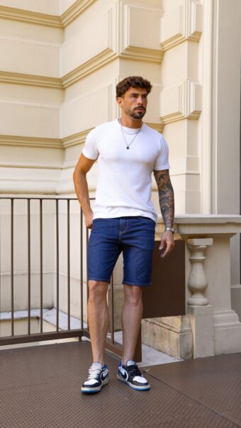 BERMUDA JEANS COM RECORTE NO BOLSO