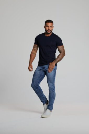 CALÇA JEANS MARMORIZADA NA REDE