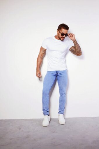 CALÇA JEANS SKY CLEAN RECORTE NO BOLSO