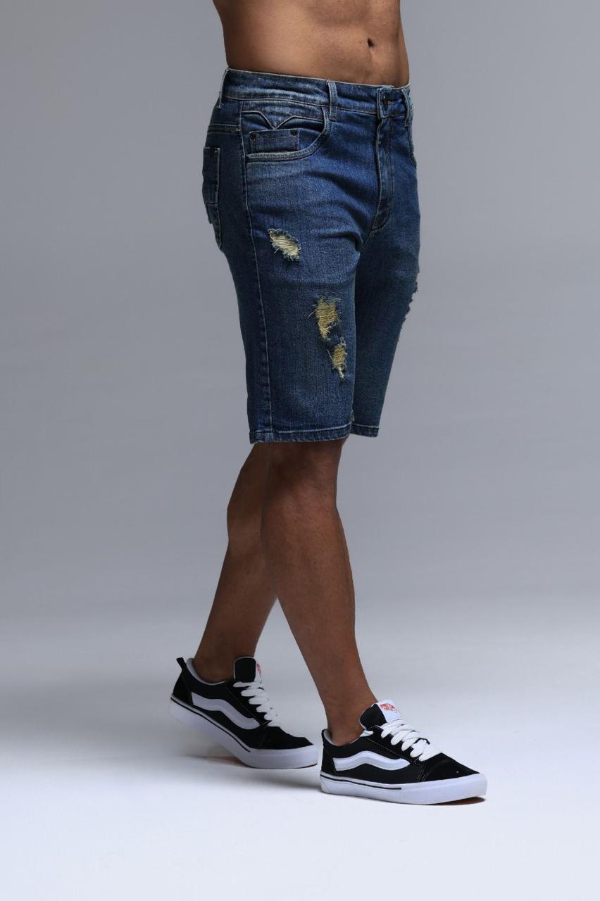 BERMUDA JEANS AZUL MÉDIO COM DETALHES NO BOLSO - Imagem 2