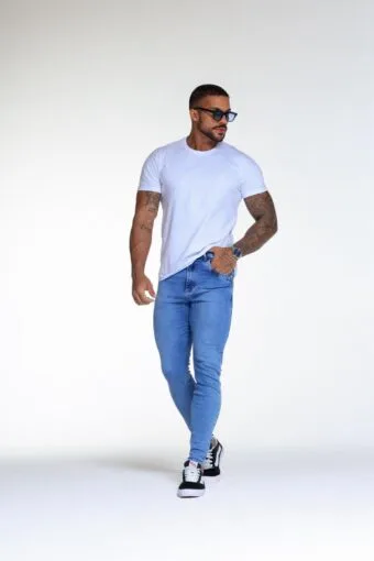 CALÇA JEANS SKINNY SKY CLEAN BOTÃO BRANCO