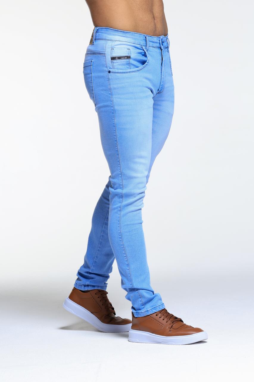 CALÇA JEANS SLIM COM BOTÃO AZUL LAVAGEM CLARA - Imagem 5