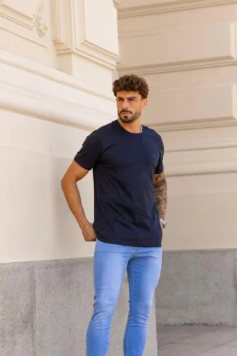 CAMISETA BÁSICA AZUL MARINHO